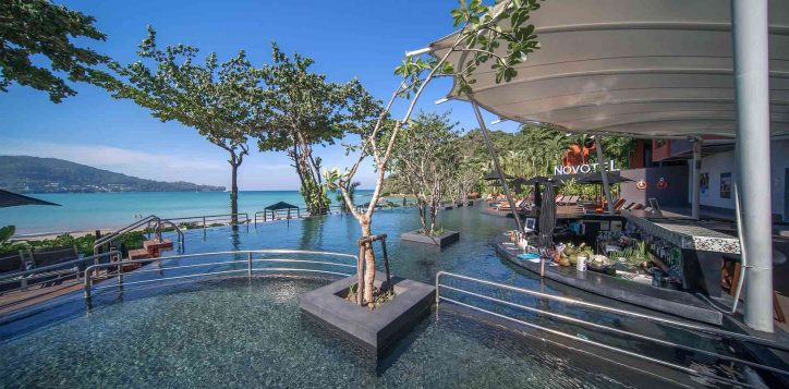 hotel-pool_compressed-2